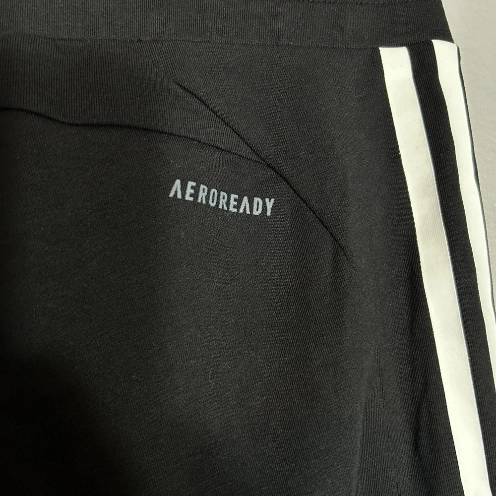 Adidas Kids' 3-Stripes Capri Leggings AEROREADY Black Athletic Size M - Picture 4 of 8